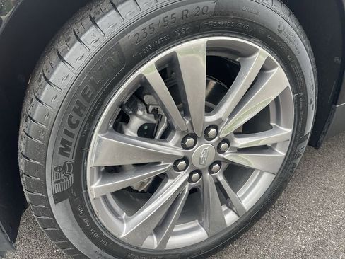 Certified 2025 Cadillac XT5 Premium Luxury image 10