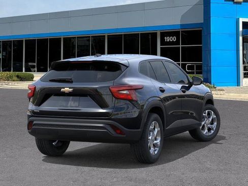 New 2026 Chevrolet Trax LS FWD image 4