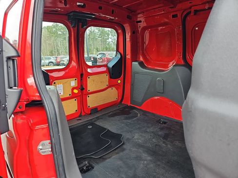 Used 2021 Ford Transit Connect XLT image 14