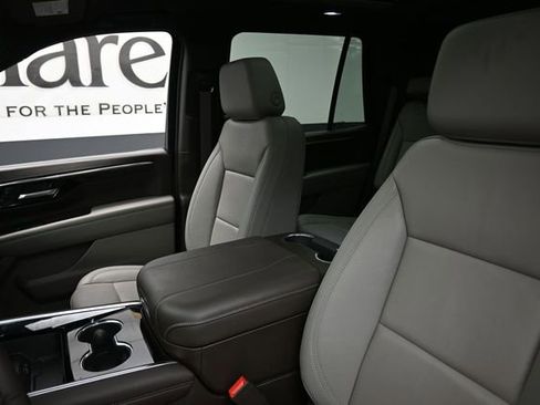 Used 2025 Chevrolet Tahoe Z71 w/ Z71 Off-Road Package AWD/4WD image 16