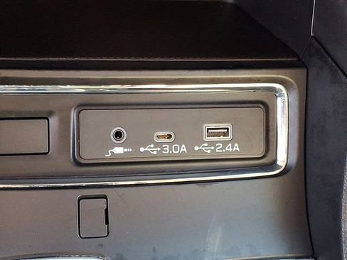 Used 2025 Subaru Ascent Premium image 24