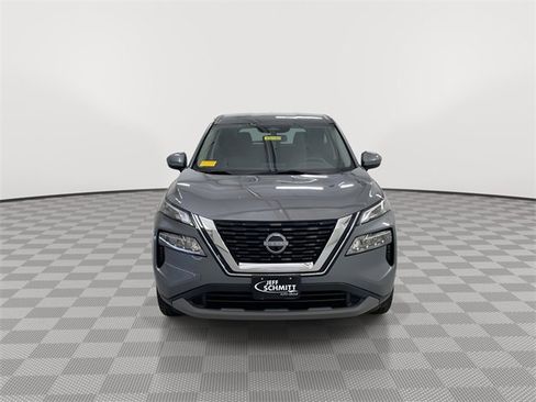 Used 2023 Nissan Rogue SV image 3