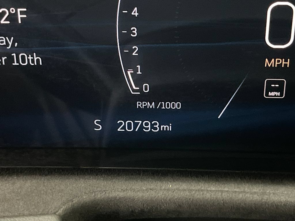 Used 2024 Cadillac XT4 Sport w/ Technology Package AWD/4WD image 18