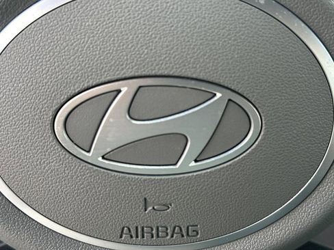 Certified 2024 Hyundai Elantra SEL image 23