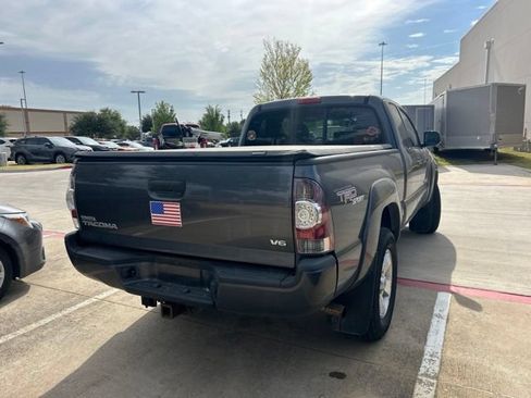 Used 2011 Toyota Tacoma 4x4 Access Cab V6 w/ TRD Sport Pkg image 4