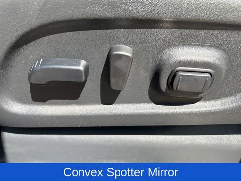Used 2018 Nissan Titan SV w/ SV Convenience Package AWD/4WD image 15