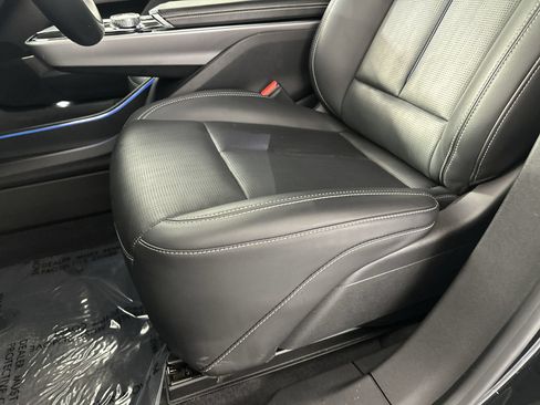 Used 2024 Cadillac Lyriq Sport RWD image 12