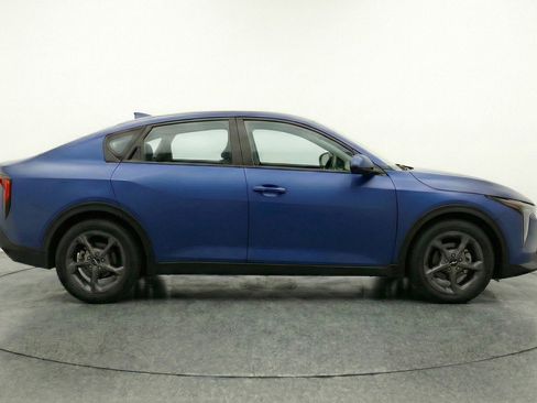 Used 2025 Kia K4 FWD image 11
