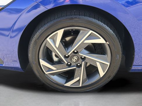 Used 2025 Hyundai Elantra SEL FWD image 33
