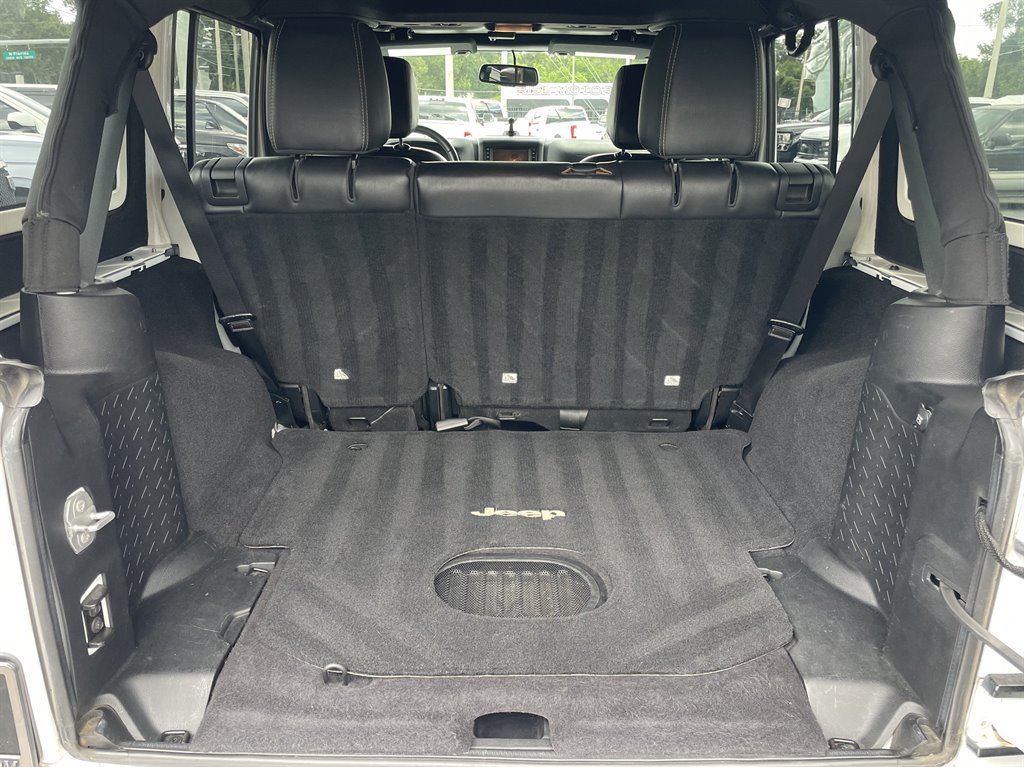 Used 2015 Jeep Wrangler Unlimited Sahara AWD/4WD image 35