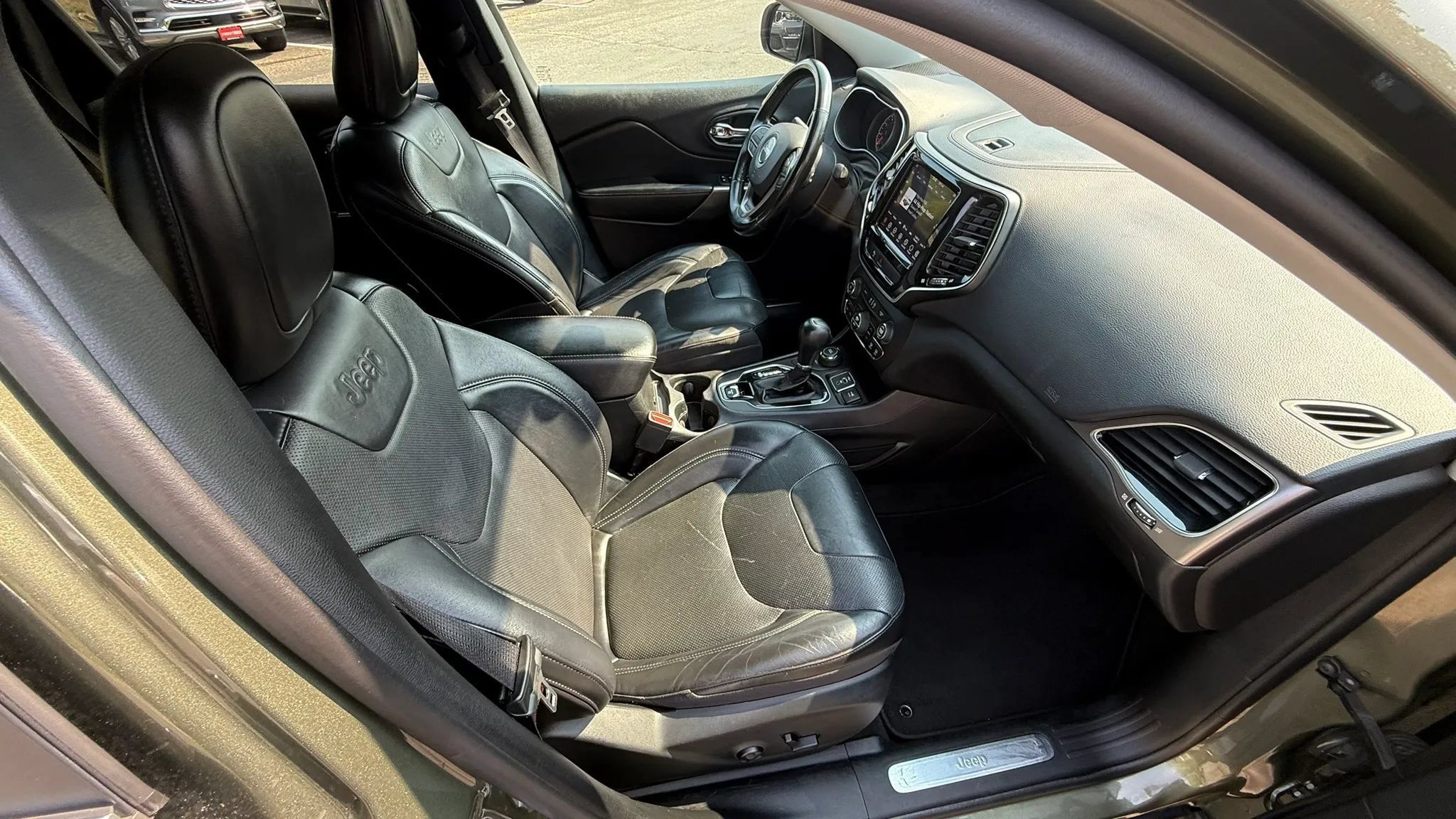 Used 2020 Jeep Cherokee Limited AWD/4WD image 37