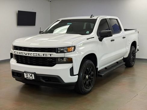 Used 2021 Chevrolet Silverado 1500 Custom w/ LPO, Dark Essentials Package AWD/4WD image 4