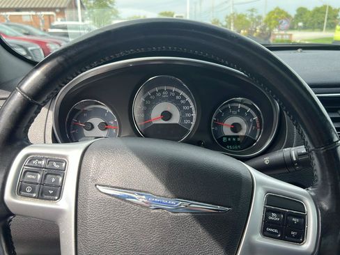 Used 2011 Chrysler 200 Limited FWD image 18