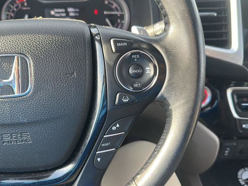 Used 2017 Honda Pilot Touring image 15