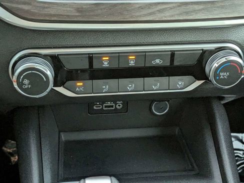 Used 2025 Nissan Altima 2.5 SV FWD image 21