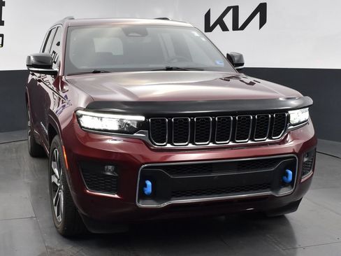 Used 2024 Jeep Grand Cherokee Overland AWD/4WD image 8