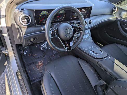 Used 2022 Mercedes-Benz E 350 Sedan image 9