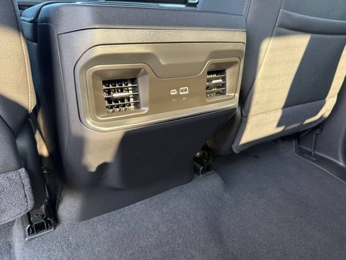 Used 2026 Chevrolet Silverado 1500 LT Trail Boss w/ Dark Appearance Package AWD/4WD image 16