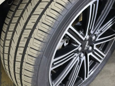 Used 2017 Lincoln Continental Reserve w/ Technology Package image 37