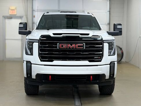 Used 2024 GMC Sierra 2500 AT4 w/ AT4 Premium Plus Package AWD/4WD image 2