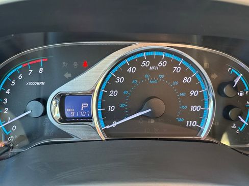 Used 2012 Toyota Sienna XLE image 23