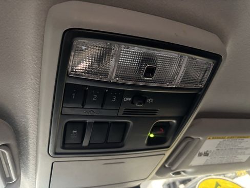 Used 2021 Toyota 4Runner SR5 Premium image 25