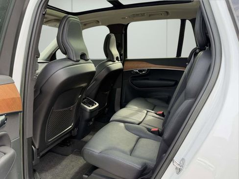 Used 2023 Volvo XC90 B5 Plus AWD/4WD image 14