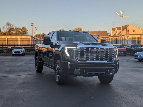 New 2026 GMC Sierra 2500 Denali w/ Max Trailering Package AWD/4WD image 3