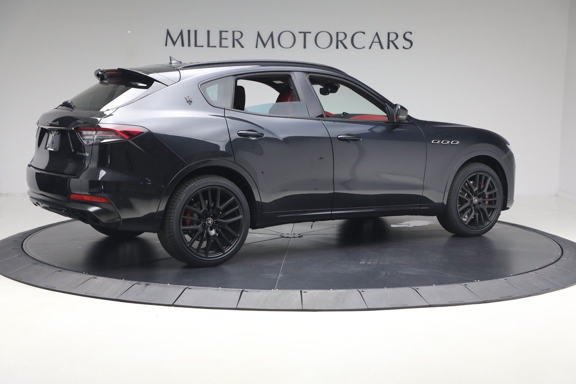 Certified 2022 Maserati Levante Modena AWD/4WD image 8