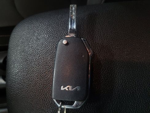 Used 2022 Kia Forte LXS FWD image 32
