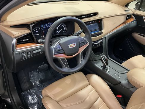 Used 2017 Cadillac XT5 Platinum w/ Driver Assist Package image 13