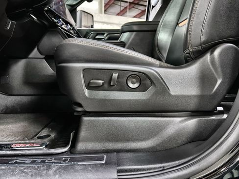Used 2025 GMC Sierra 2500 AT4 AWD/4WD image 12