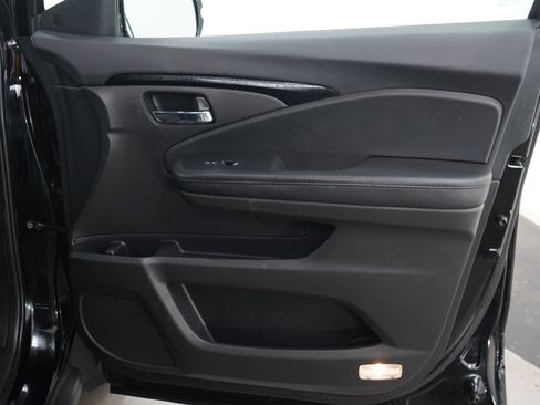 Used 2020 Honda Pilot Touring image 13