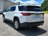 Used 2022 Chevrolet Traverse LS image 3