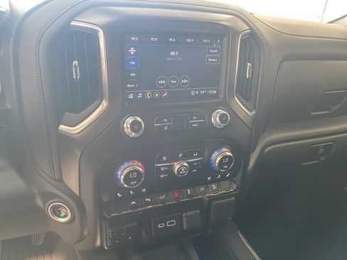 Used 2022 GMC Sierra 1500 AT4 w/ AT4 Premium Package AWD/4WD image 13