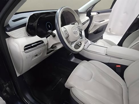 Used 2024 Hyundai Palisade Calligraphy image 12