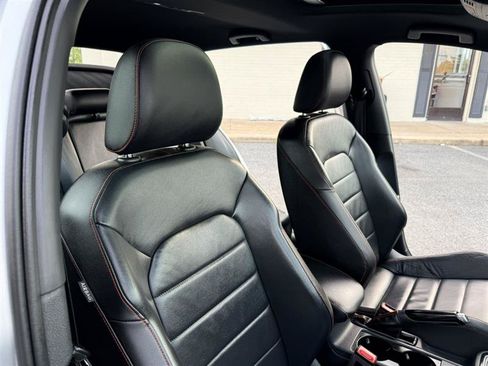 Used 2017 Volkswagen GTI SE FWD image 14