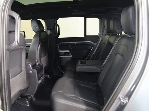 Used 2023 Land Rover Defender 110 SE image 59
