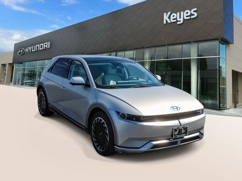 Used 2023 Hyundai Ioniq 5 Limited AWD/4WD image 3