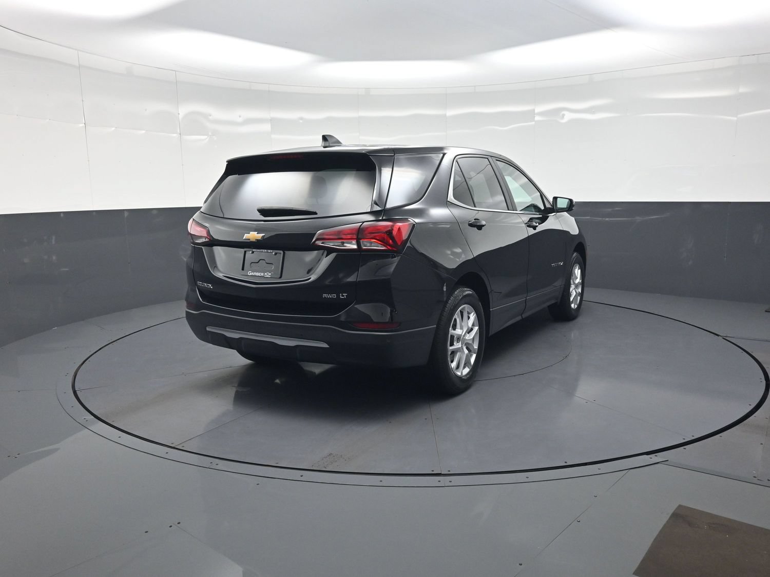 Used 2024 Chevrolet Equinox LT AWD/4WD image 3