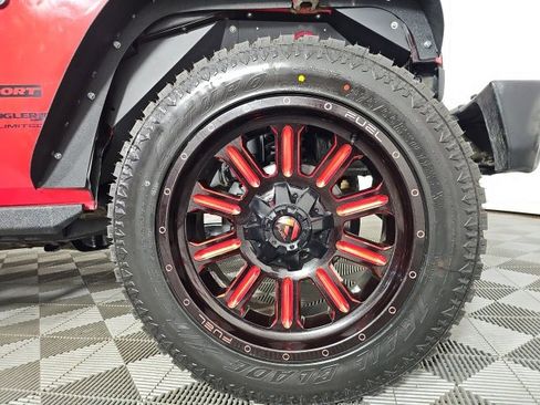 Used 2018 Jeep Wrangler Unlimited Sport w/ Connectivity Group image 10