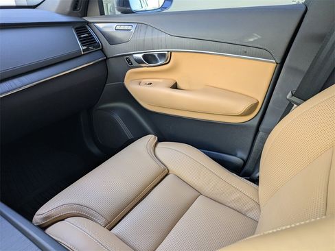 Used 2025 Volvo XC90 T8 Ultra w/ Protection Package Premier image 18