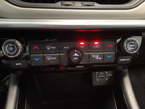 Certified 2024 Jeep Compass Limited AWD/4WD image 18