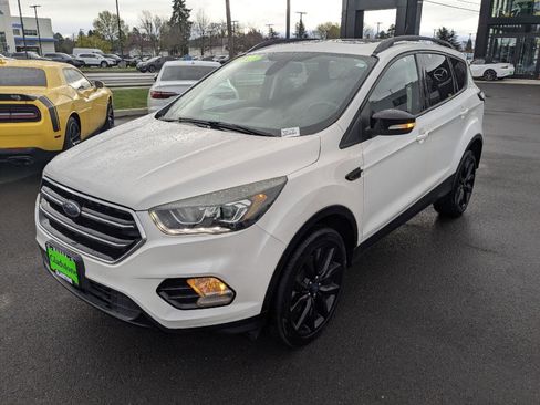 Used 2017 Ford Escape Titanium AWD/4WD image 2