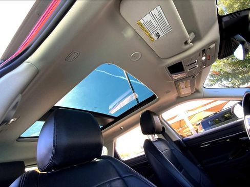 Used 2023 Land Rover Range Rover Evoque HST image 13