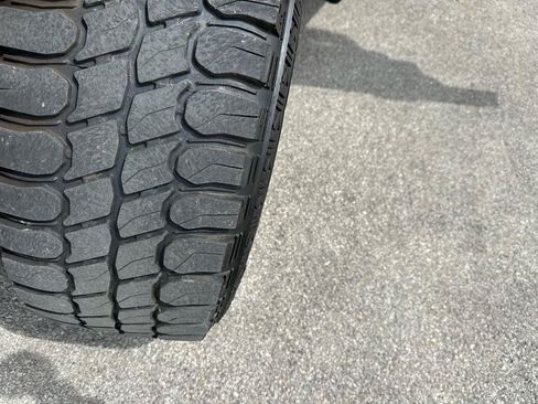 Used 2019 Ford F150 XLT w/ Equipment Group 302A Luxury AWD/4WD image 16