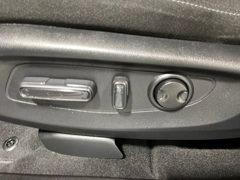 Used 2025 Honda CR-V EX image 15