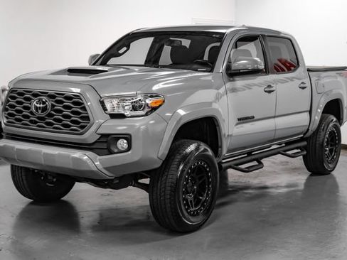 Used 2021 Toyota Tacoma TRD Sport AWD/4WD image 6