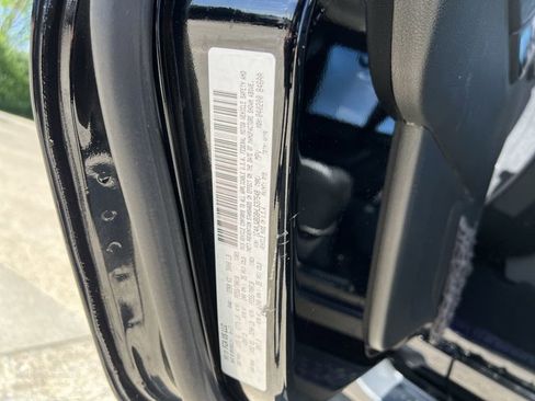 Used 2017 Jeep Wrangler Sahara AWD/4WD image 33