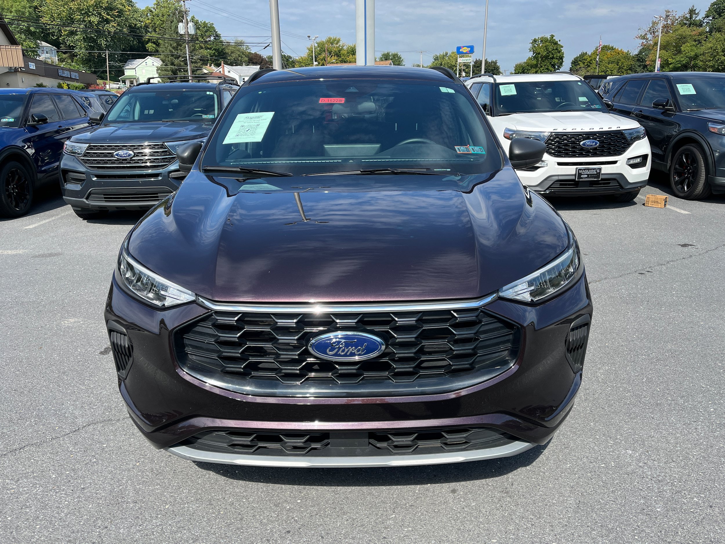 Certified 2023 Ford Escape ST-Line w/ Tech Pack #1 AWD/4WD image 3